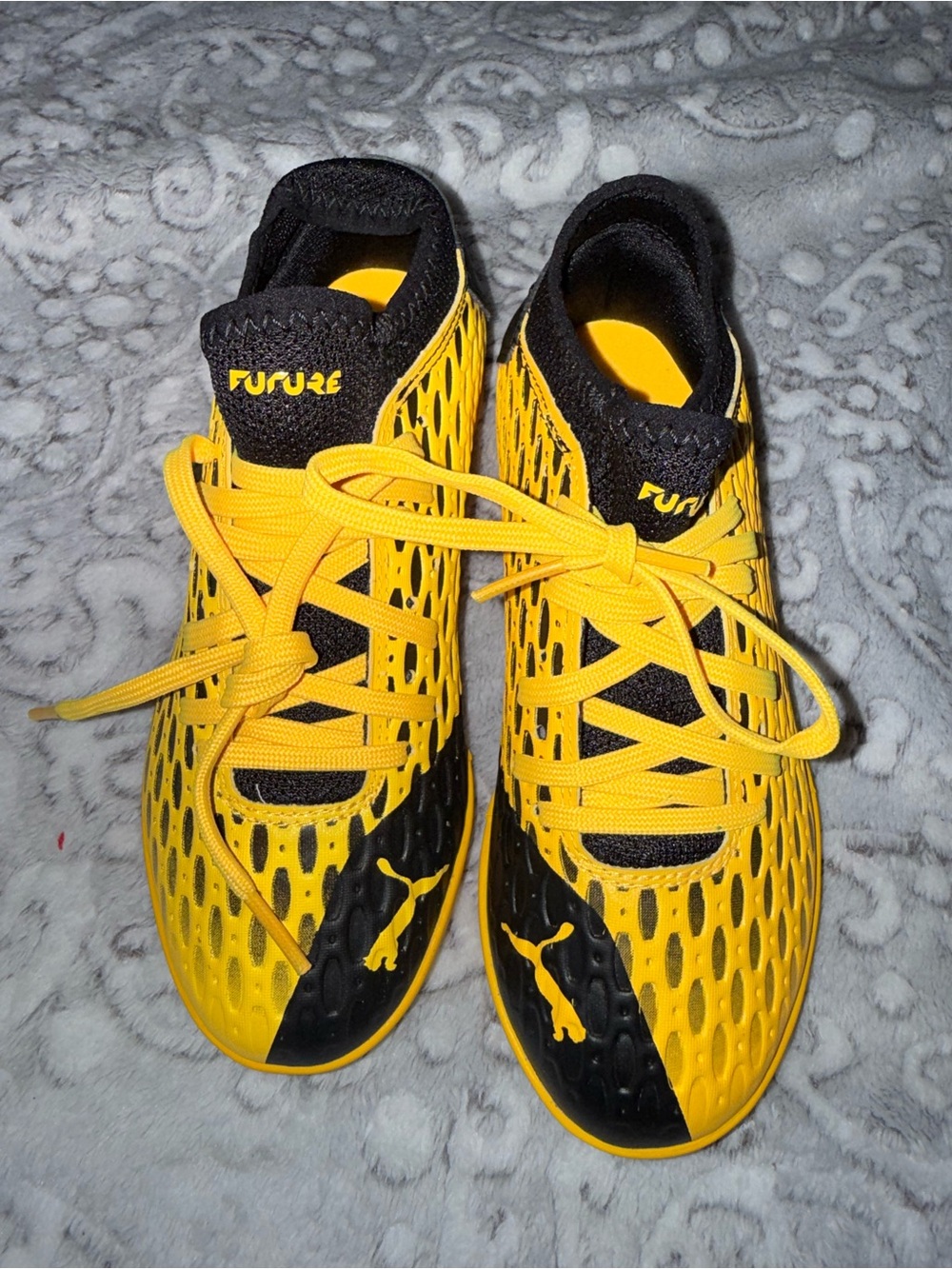 PUMA Future 5.4 IT Jr Indoor Soccer Shoes Yellow Black Kids Size 2C NEW